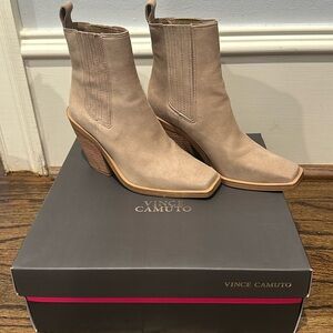 Vince Camuto suede bootie 5.5 M